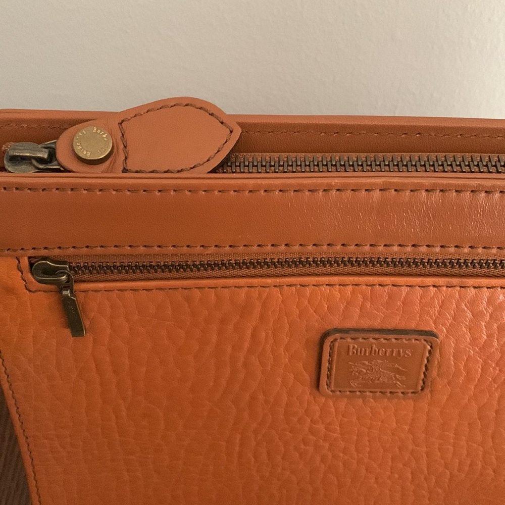 Burberry’s Vintage Clutch - Picture 2 of 8